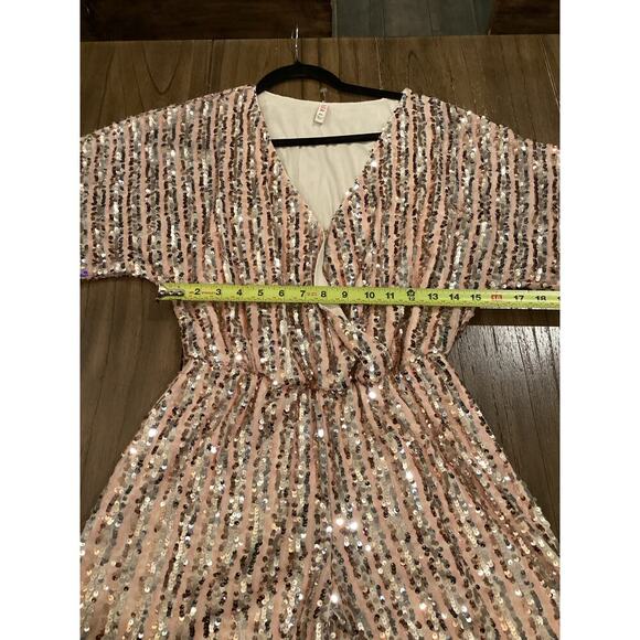 Anthropologie Raga Sariah Sequin Sparkle Romper shorts dolman sleeves v neck XS - Picture 5 of 8